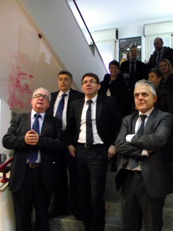 Gianfranco Lai, direttore dell'Ente "Leonardo", illustra le attività dell'Ente ai rappresentanti del Fondo Sociale Europeo (foto di Rosy Dessì)